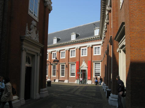 Amsterdam History Museum (Amsterdams Historische Museum)