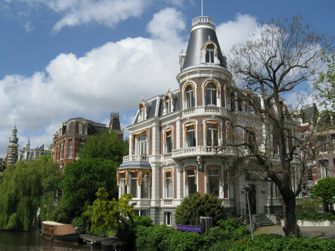 Hotels in the Museum Quarter of Amsterdam